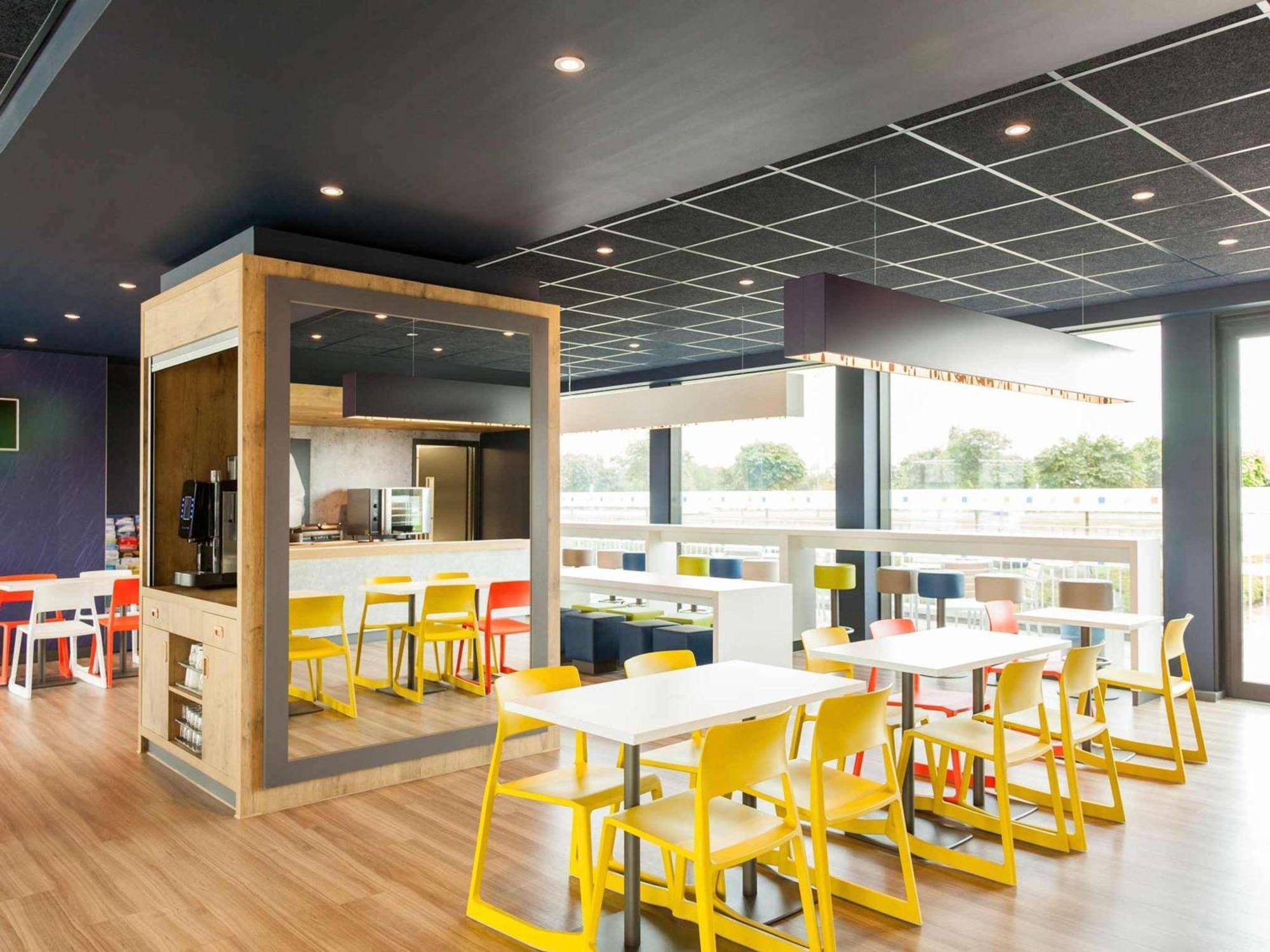 Ibis Budget Hotel Edinburgh Park — Foto 1